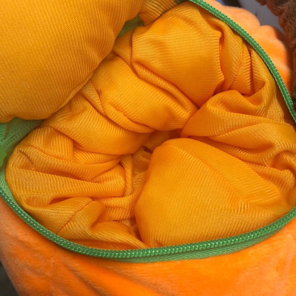 Jack-o-lantern pumpkin plush pouch - Picture 2 of 3